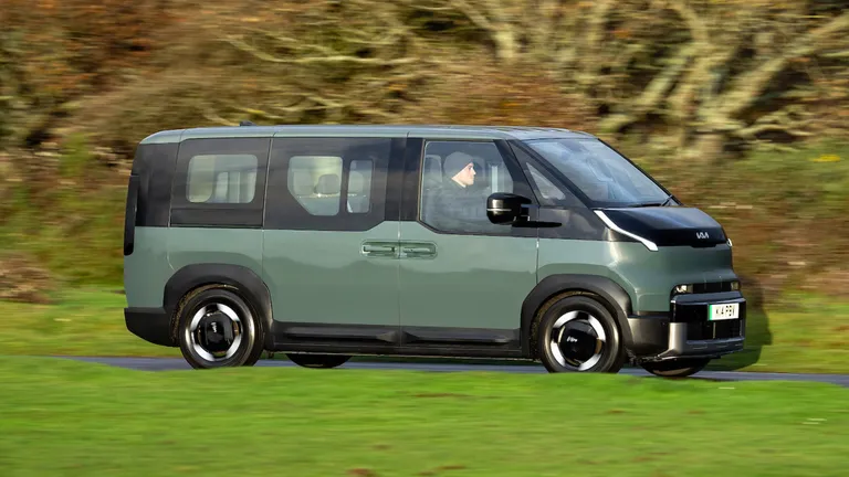 2026年型Kia PV5試乗記――VW ID.Buzzに挑む、実用的で楽しい電動バン